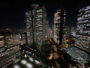 ヒルトン東京

東京で高層階に泊まったときは
やっぱり夜景が綺麗だなぁ
