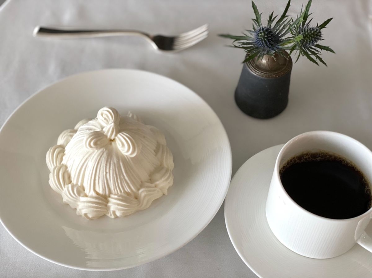 パレスホテル東京

朝食はルームサービスでお願いしたんだけど
ルームサービ...