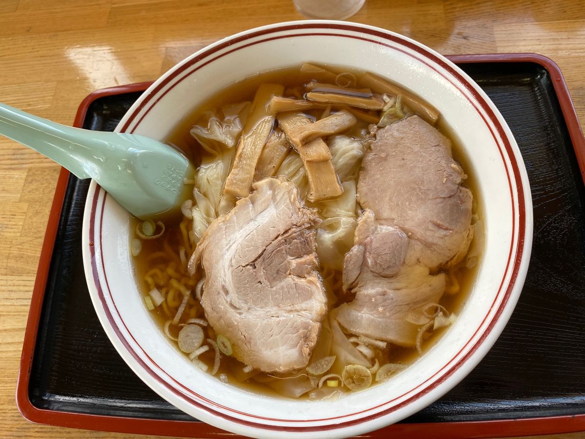 【いろは食堂】野菜中華、中華そば
【新月】ワンタンメン