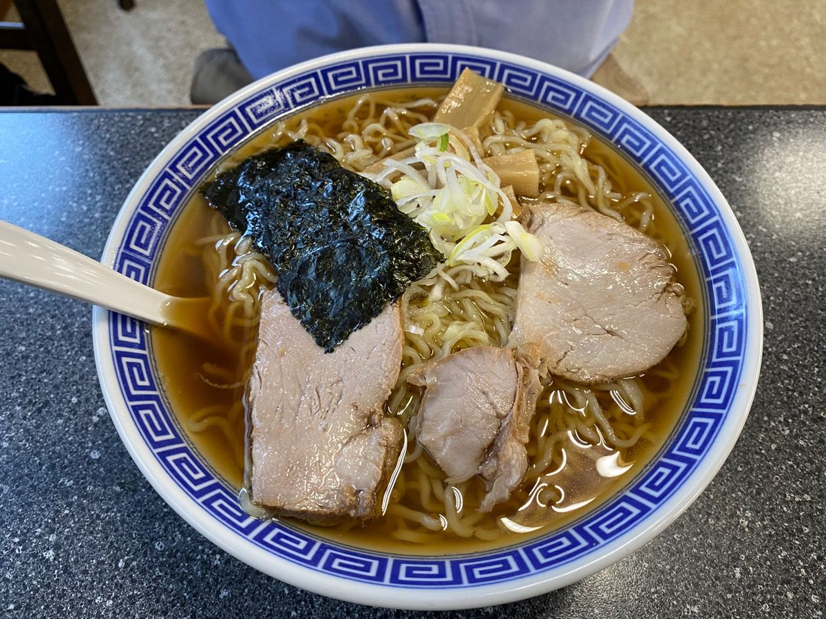 【いろは食堂】野菜中華、中華そば
【新月】ワンタンメン