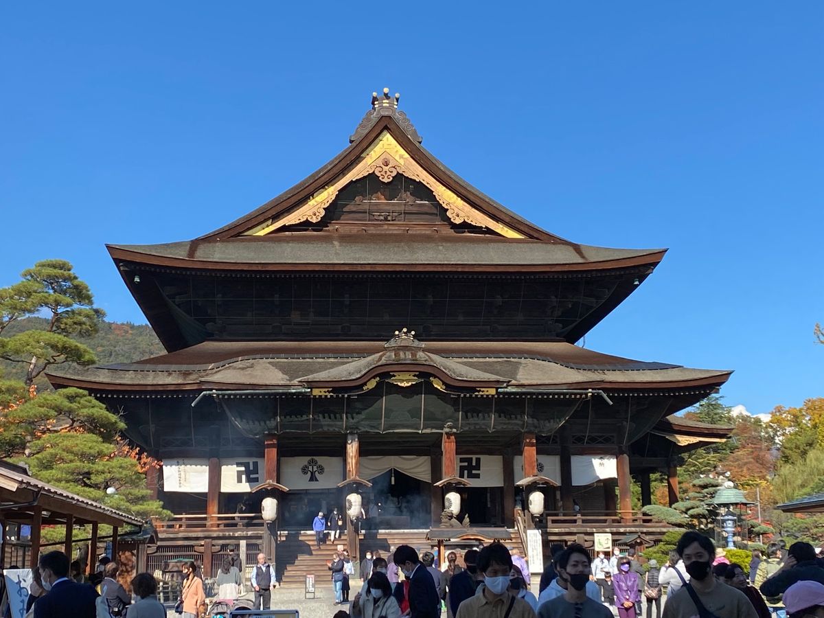 長野市
●善光寺
●紅葉🍁日経太陽の輝き

とてもよい天気で、これほどの快...