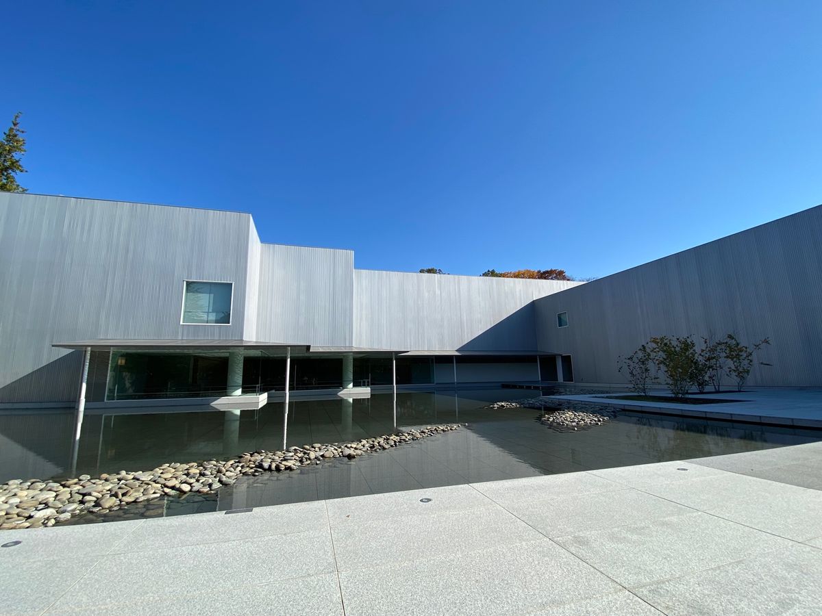長野
●長野県立美術館と東山魁夷館

東山魁夷館は季節ごとに展示品を替えて...