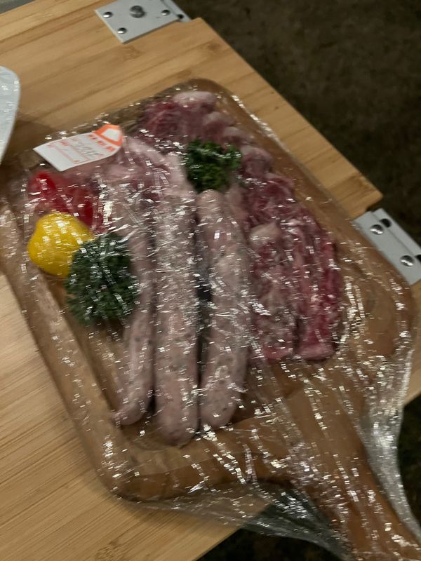 日本・茨城県「静ヒルズカントリークラブで手ぶらキャンプ」の写真：夕飯はこんな感じです。
ボリュームすごい...