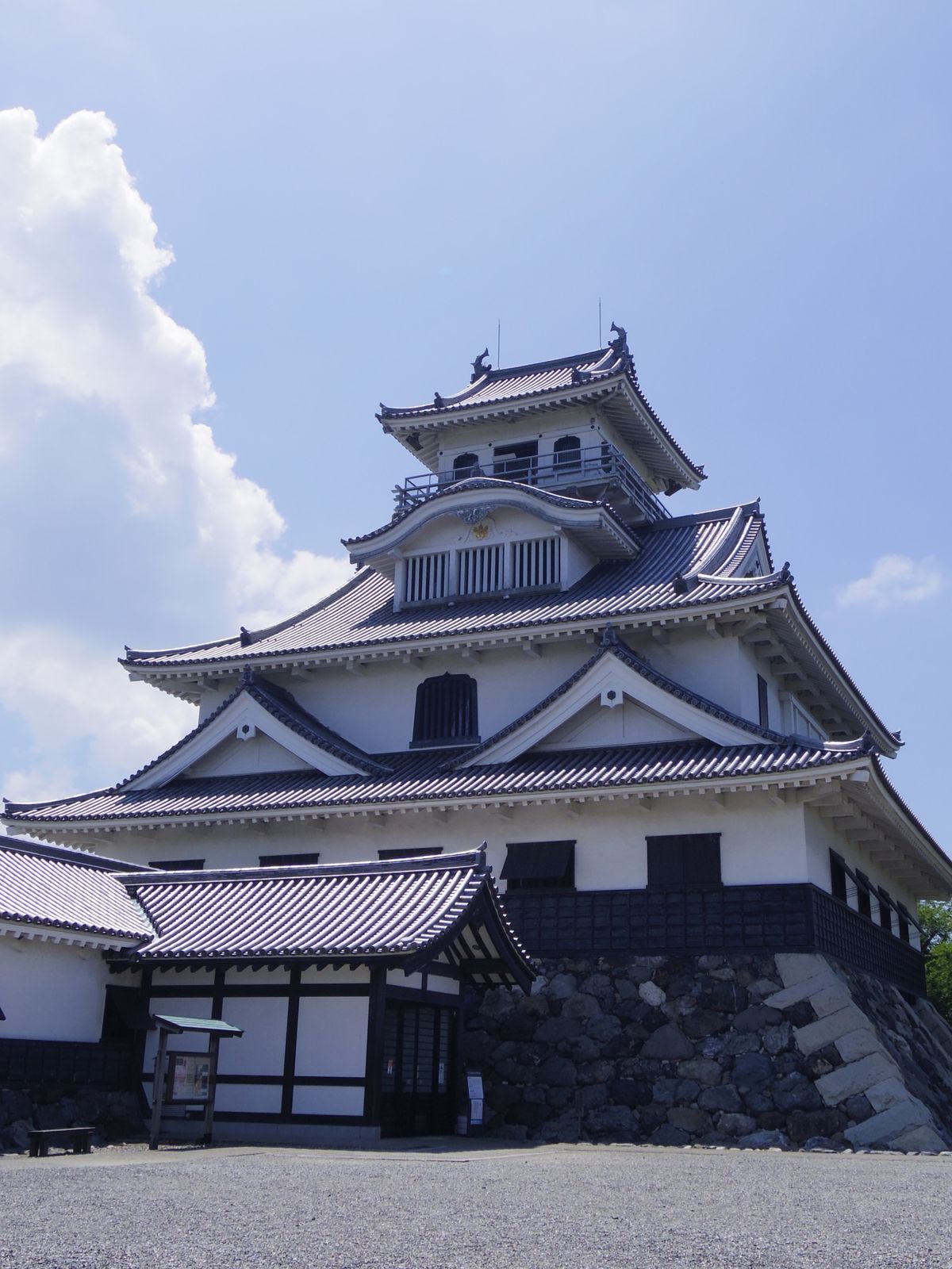 彦根城
長浜城
白髭神社