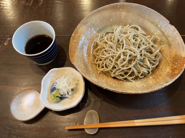 日本・奈良公園「古都奈良の紅葉2021」の写真：お昼はお蕎麦。手挽きの十割蕎麦でした。