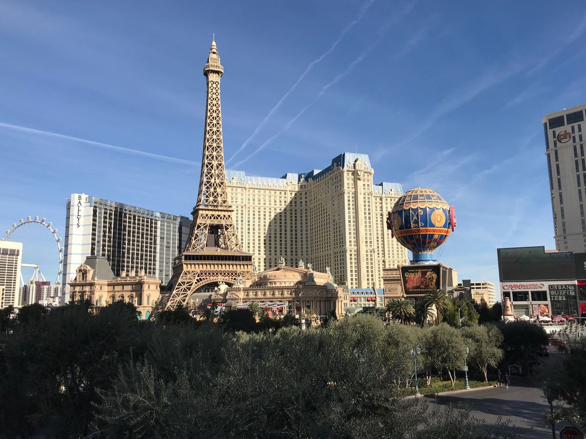 楽しむために作られた街なので、交通などはとっても便利。バフェ（食べ放題）は...