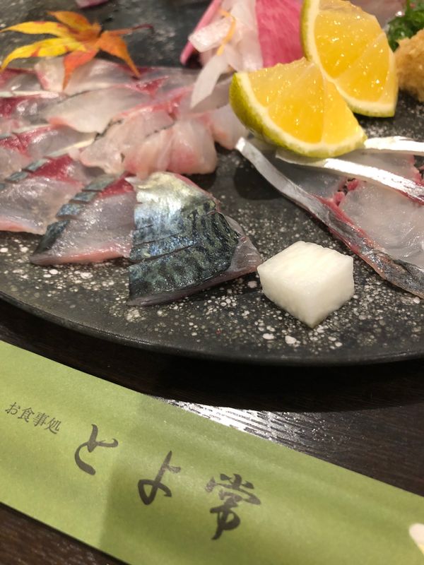 日本・大分県別府「別府癒しの旅」の写真：お昼はとよ常で関サバ、関あじをいただく。