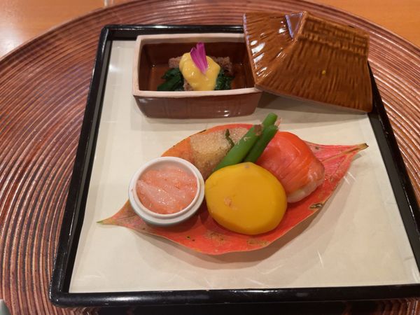 日本・京都府「奈良・京都の紅葉2021」の写真：お昼は祇園四条の和食店「彩席ちもと」でい...