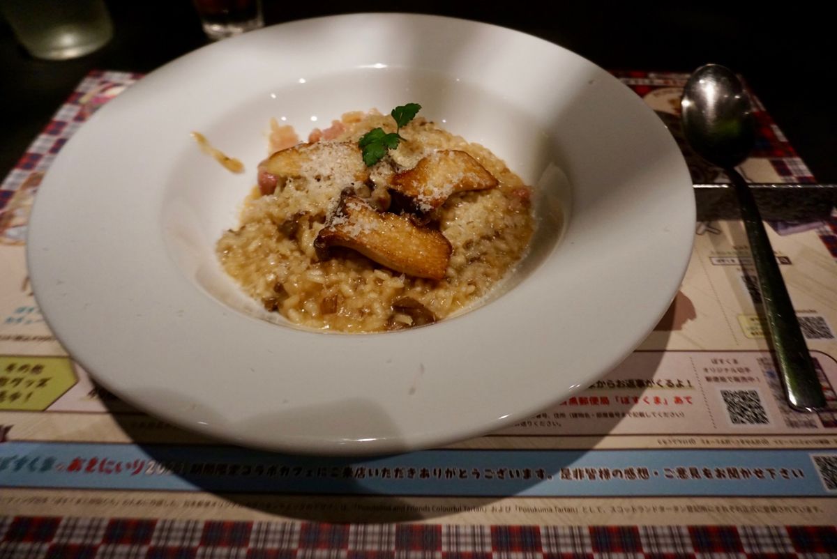 神戸に行きたかった理由のひとつは
期間限定でぽすくまのカフェが開催されてい...