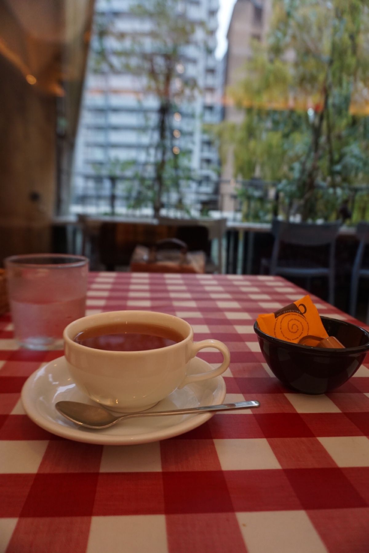 雨がひどくて近くにあったお店に避難して昼食
お店を出たら雨が小降りになって...