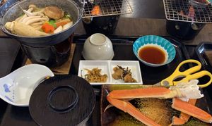 お昼はカニ食べ放題。海無し県でなんで？てなっても食べれれば問題なし😆