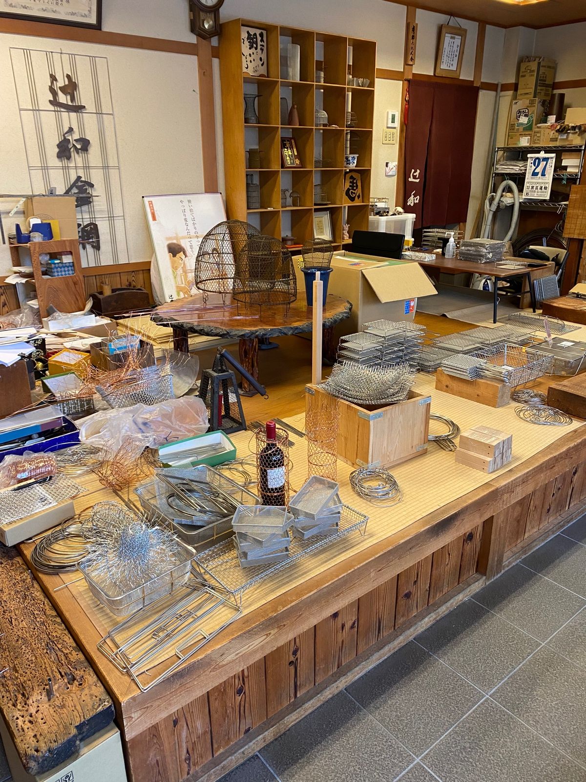 京都

●本能寺跡
●辻和金網の食パン焼き網
●辻和金網の作業場
●沖縄の...