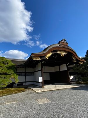 京都　御所
●御車寄
●月華門から覗いた紫宸殿
●承明門から覗いた紫宸殿
...