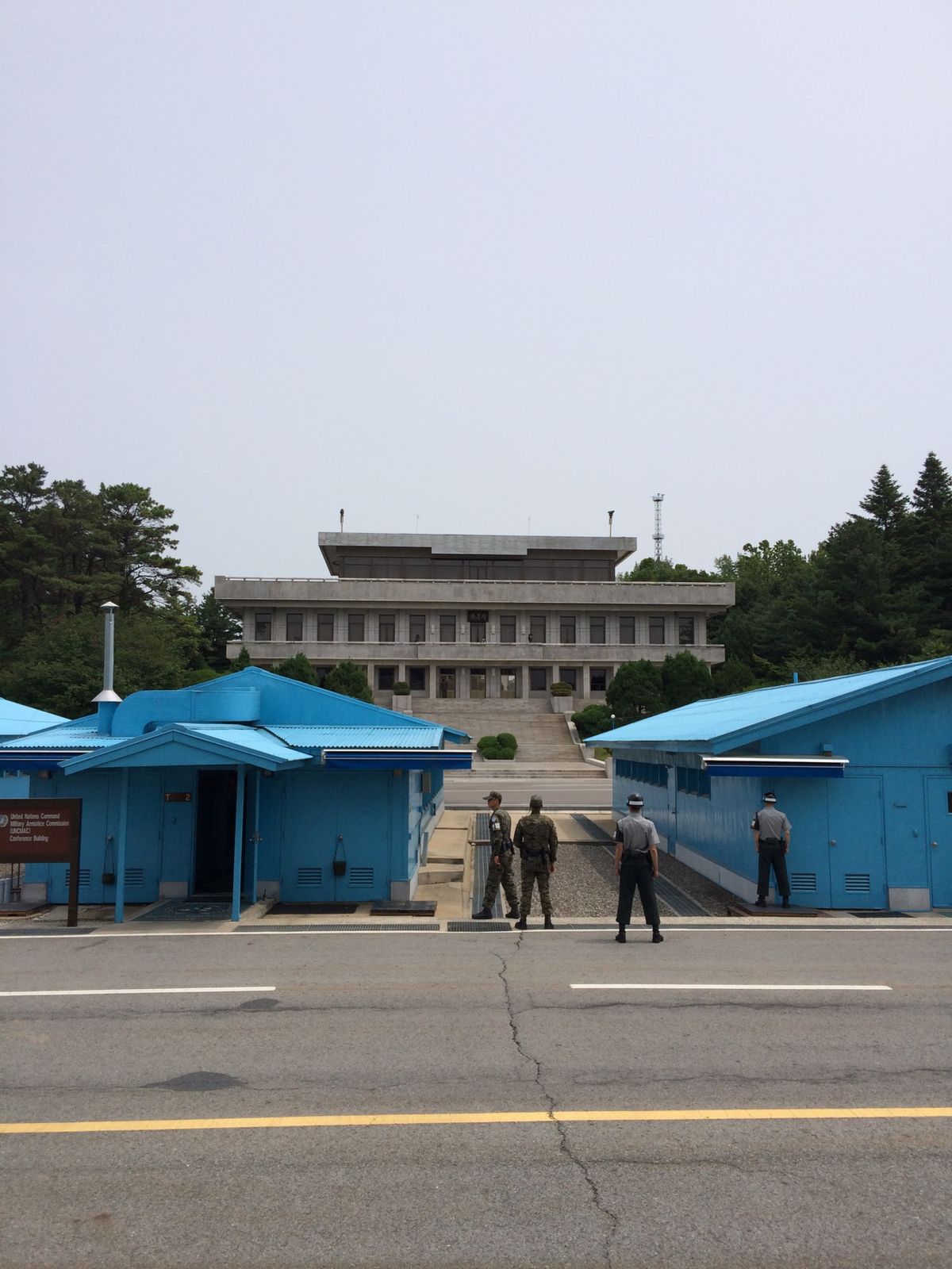 焼肉とクッパが美味かった！板門店は北朝鮮のお金が売っていたので、ここは観光...