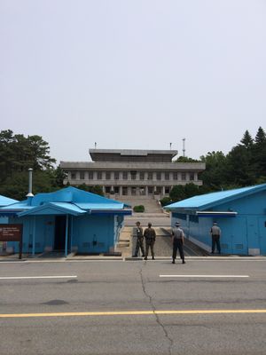 焼肉とクッパが美味かった！板門店は北朝鮮のお金が売っていたので、ここは観光...