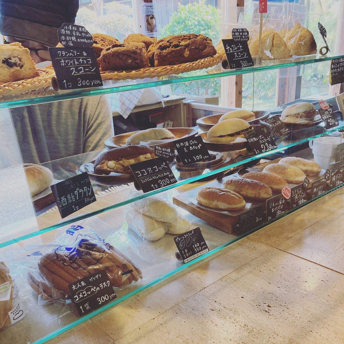 小豆島を満喫。
小豆島みやげもたんまりと。