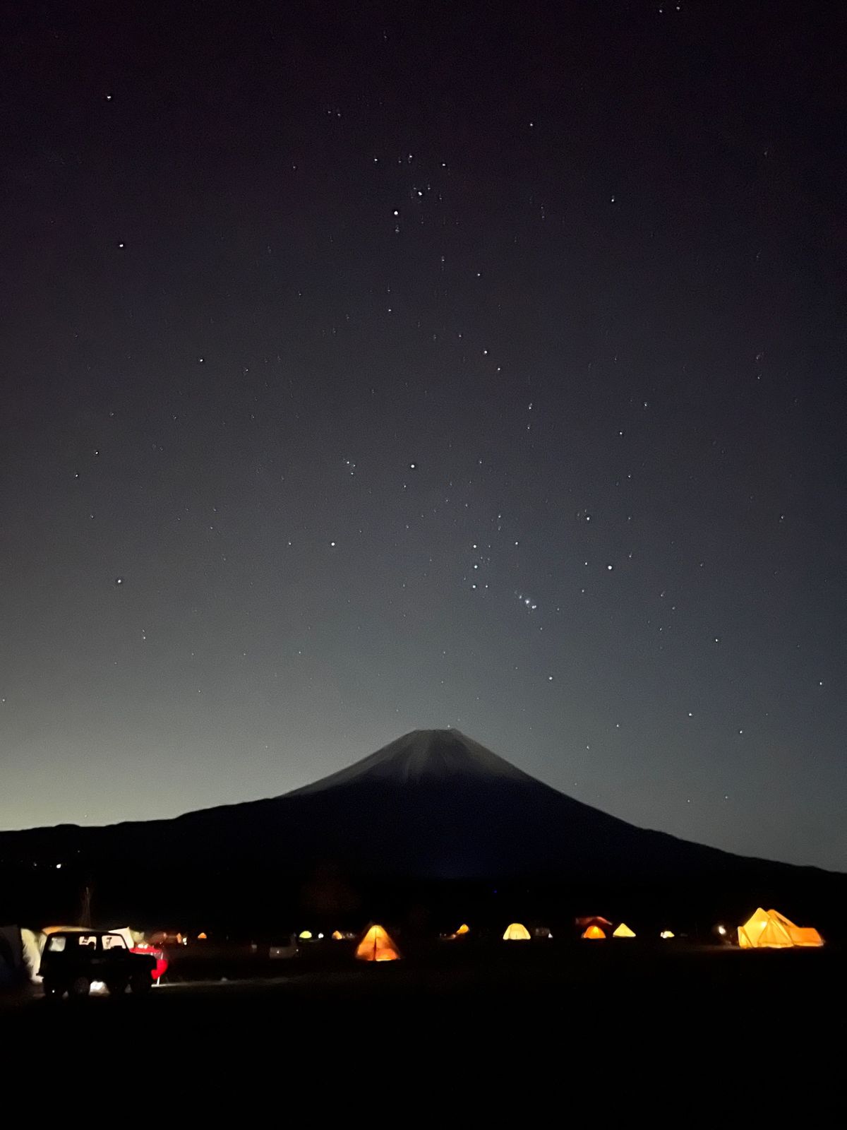 富士山と、星空

-3度だったけど澄んだ星空で、とても綺麗でした。

1枚...