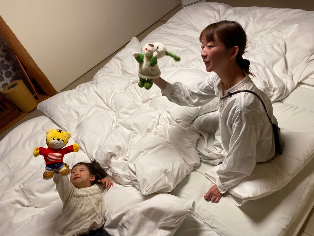 部屋から海上花火を。本当に迫力のある音と花火でしたが、怖がることなく大興奮...