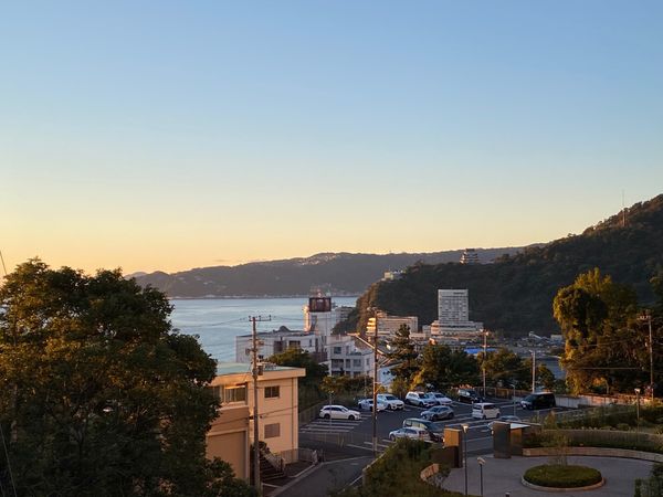 日本・熱海「熱海温泉　海上花火」の写真：翌朝はおいしいパンを食べてみかん狩りへ。...
