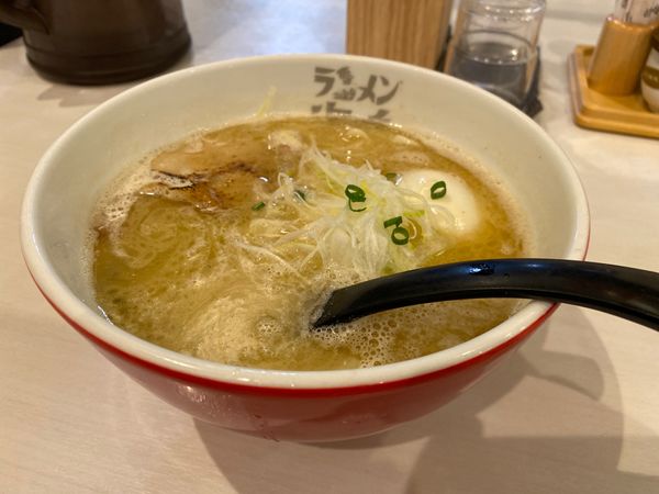 日本・博多「お誕生日を福岡で」の写真：FUKのラーメン鳴海さんでラーメンをいた...