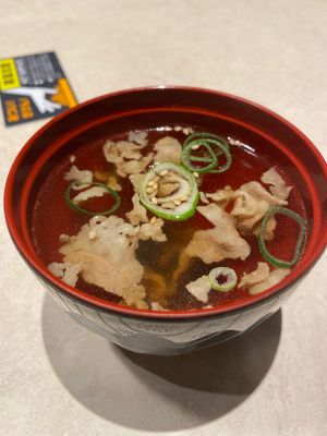 ランチはニクゼンさんでステーキ丼。
福岡の人はめっちゃ美味しいランチを食べ...