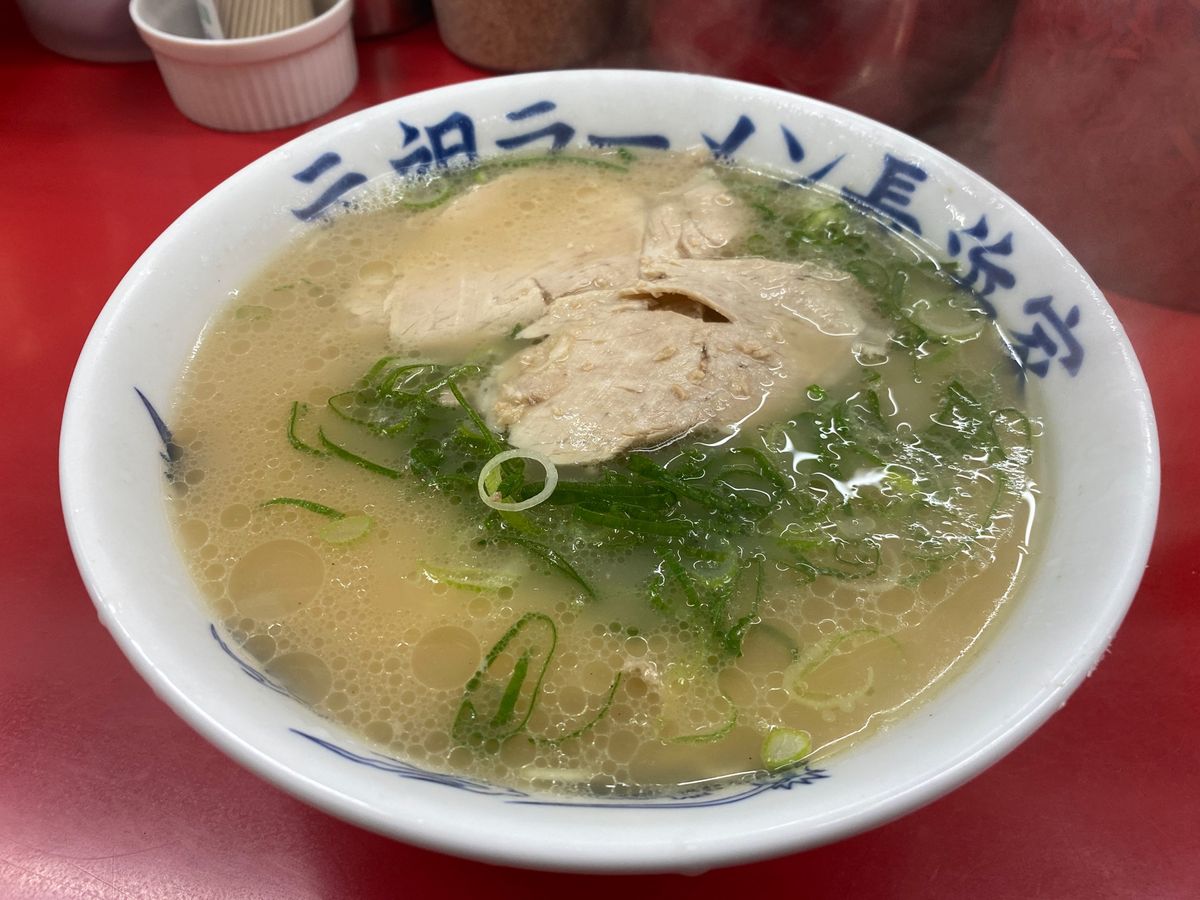 お夜食のラーメンは長浜家さん。
めちゃめちゃ美味しかった！