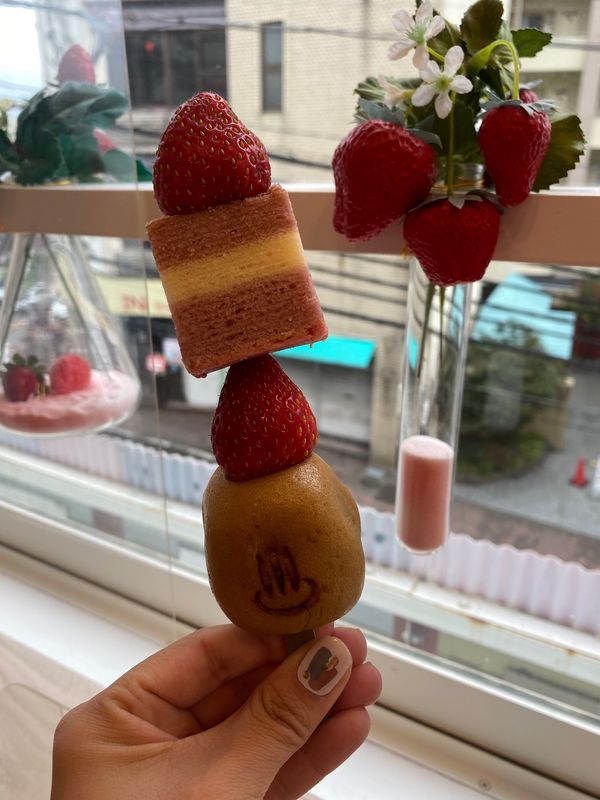 日本・静岡県「静岡〜熱海旅行」の写真：熱海での食べ歩き①
レトロな温泉地らしさ...