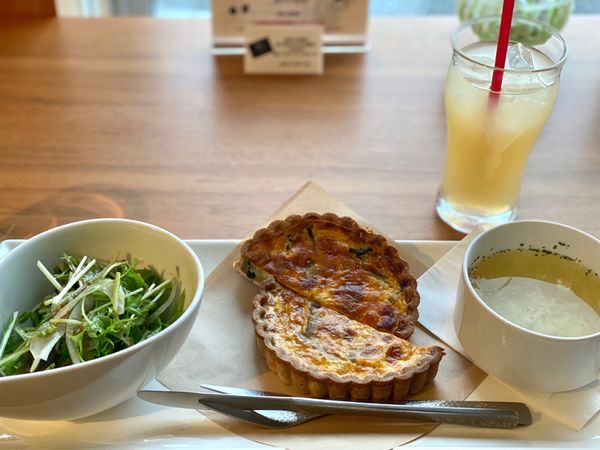 日本・富山県「初めての富山出張」の写真：富山ガラス工房さんに併設されているカフェ...