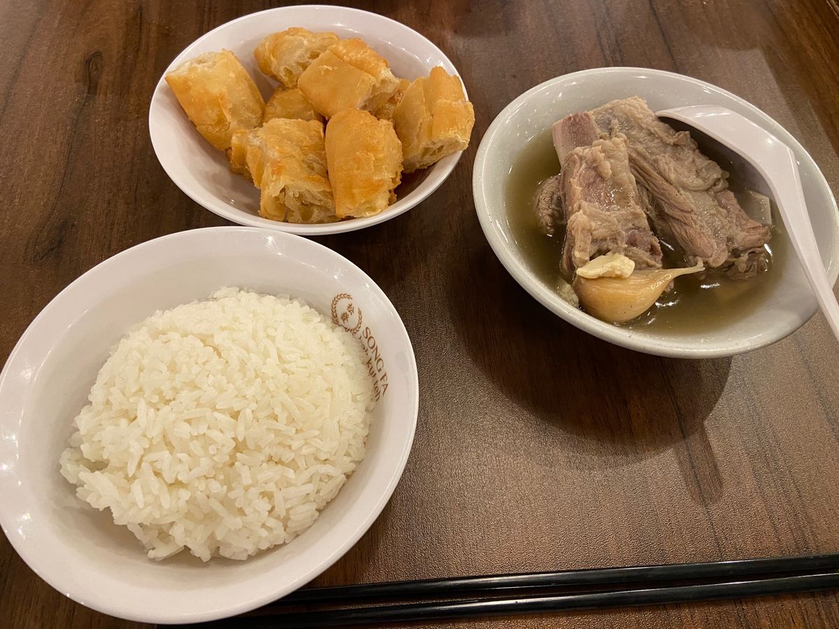 シンガポールはやっぱりバクテーが1番好き^ ^
色々食べたけどやっぱりソン...