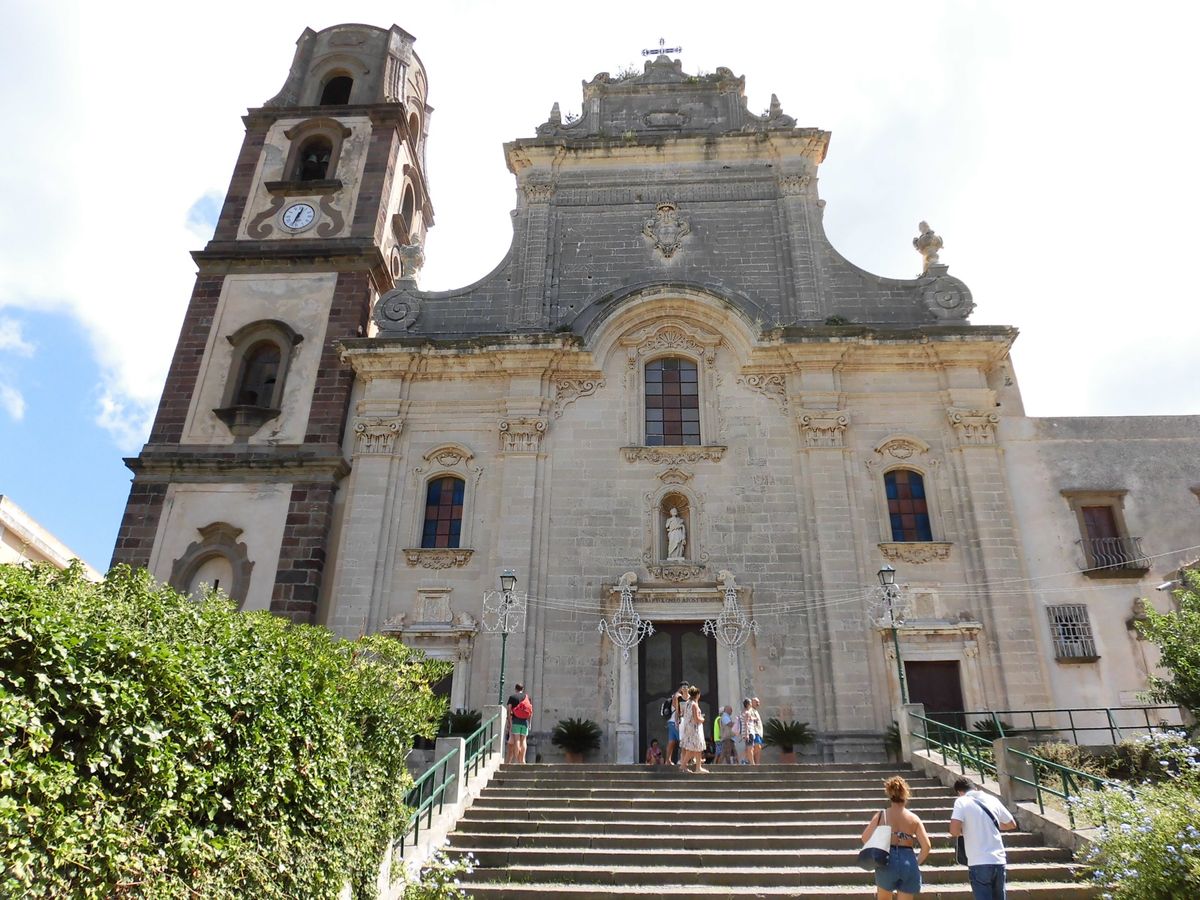 リーパリ島
諸島で一番大きな島なので遺跡や教会など見るものも多い