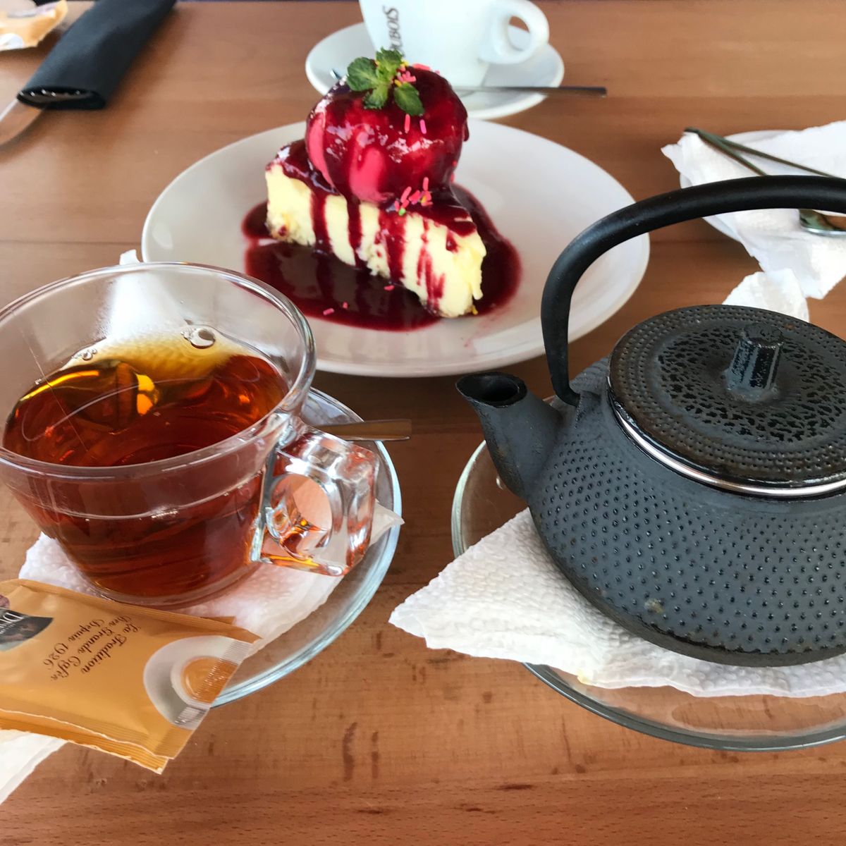 この旅行中、日本人を見かけたのはハッサン二世モスクでだけだった。
（地球の...