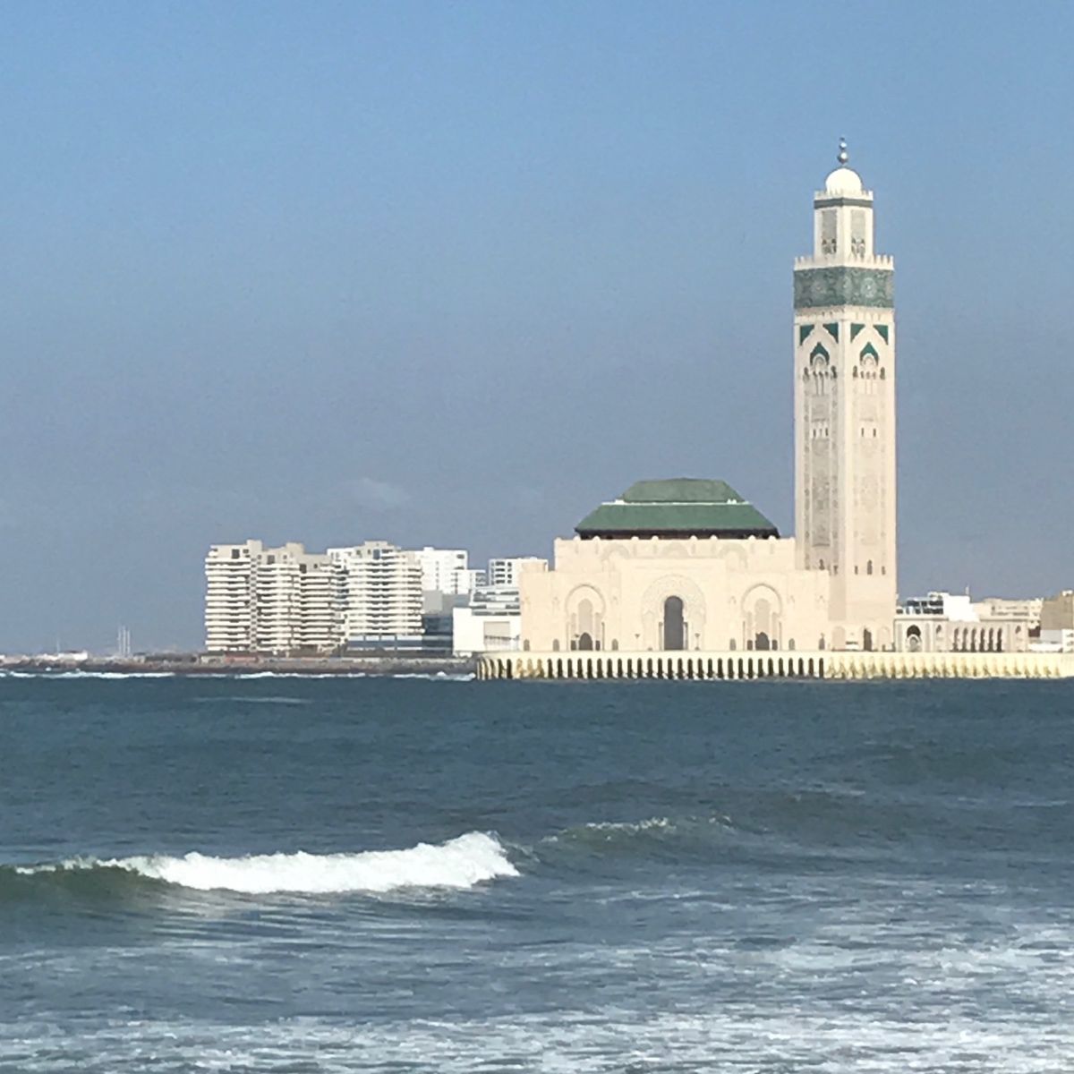 この旅行中、日本人を見かけたのはハッサン二世モスクでだけだった。
（地球の...