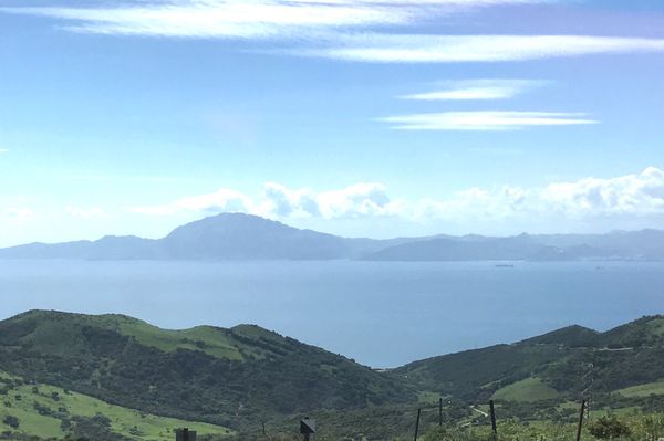 ジブラルタル・ジブラルタル「ジブラルタル海峡を渡る」の写真：ジブラルタルからバスでアルヘシラスへ。
...