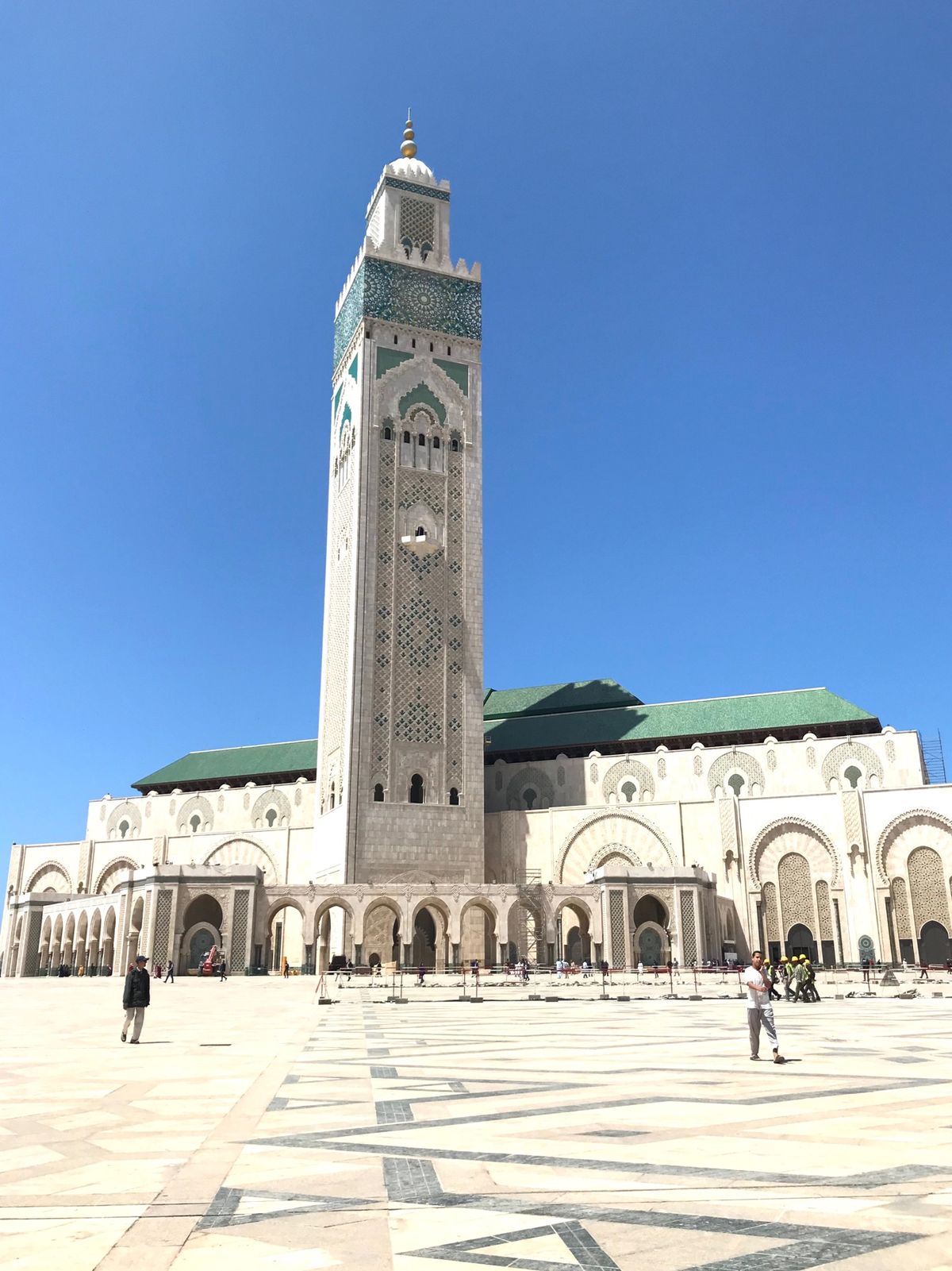 ラバトから鉄道でカサブランカに移動🚞
駅近のホテルに荷物を預けて、ハッサン...