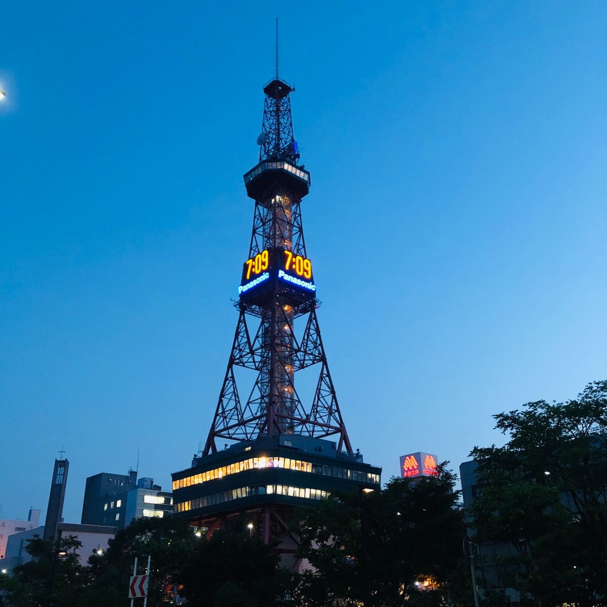 定番の観光スポットも行きました、札幌のラーメン美味い😋