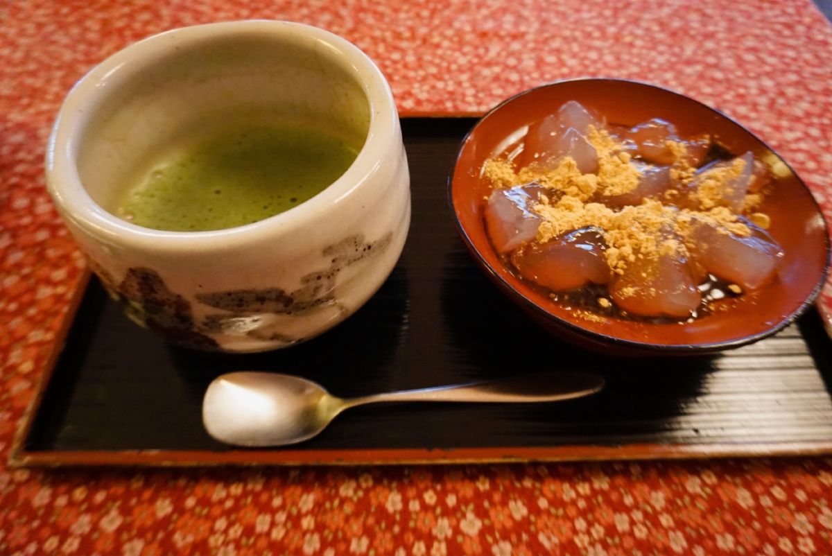 梅田も鈴虫寺もなぜか弟が付き合ってくれた