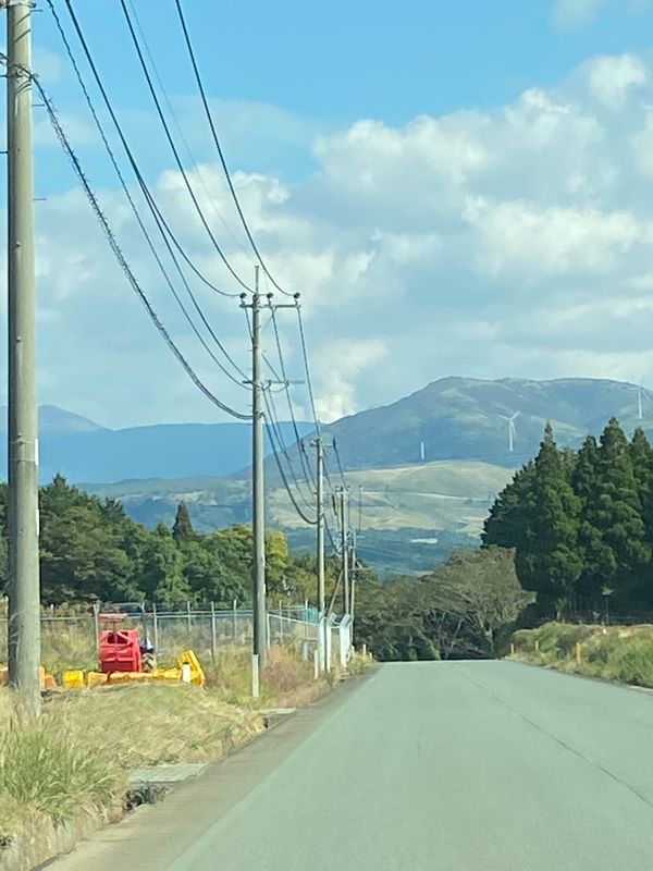 日本・熊本県「九州」の写真：【1日目】
熊本空港から阿蘇山方面を目指...