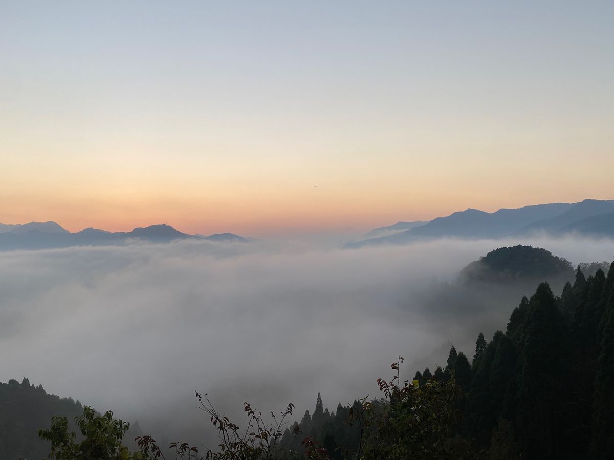 【2日目】
月見ヶ丘から見た雲海
あまてらす鉄道
高千穂峡の三重橋
真名井の滝