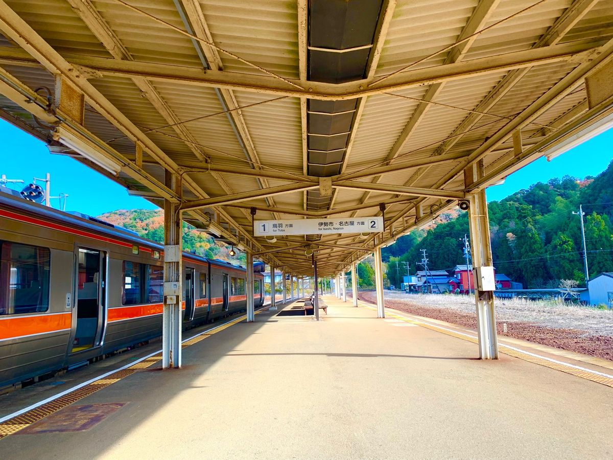1日目は初めに二見興玉神社へ！
名古屋から快速みえに乗って「二見浦駅」で降...