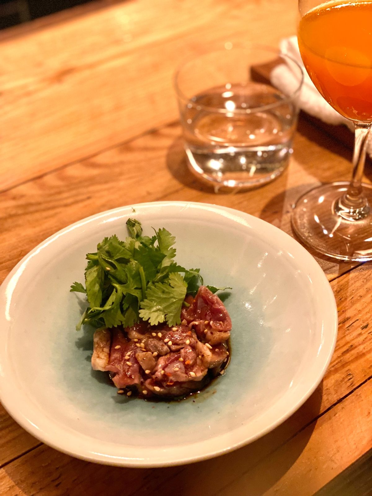 無鴨黒（Na camo guro）麻布十番

鴨すき焼きは
目の前で作って...