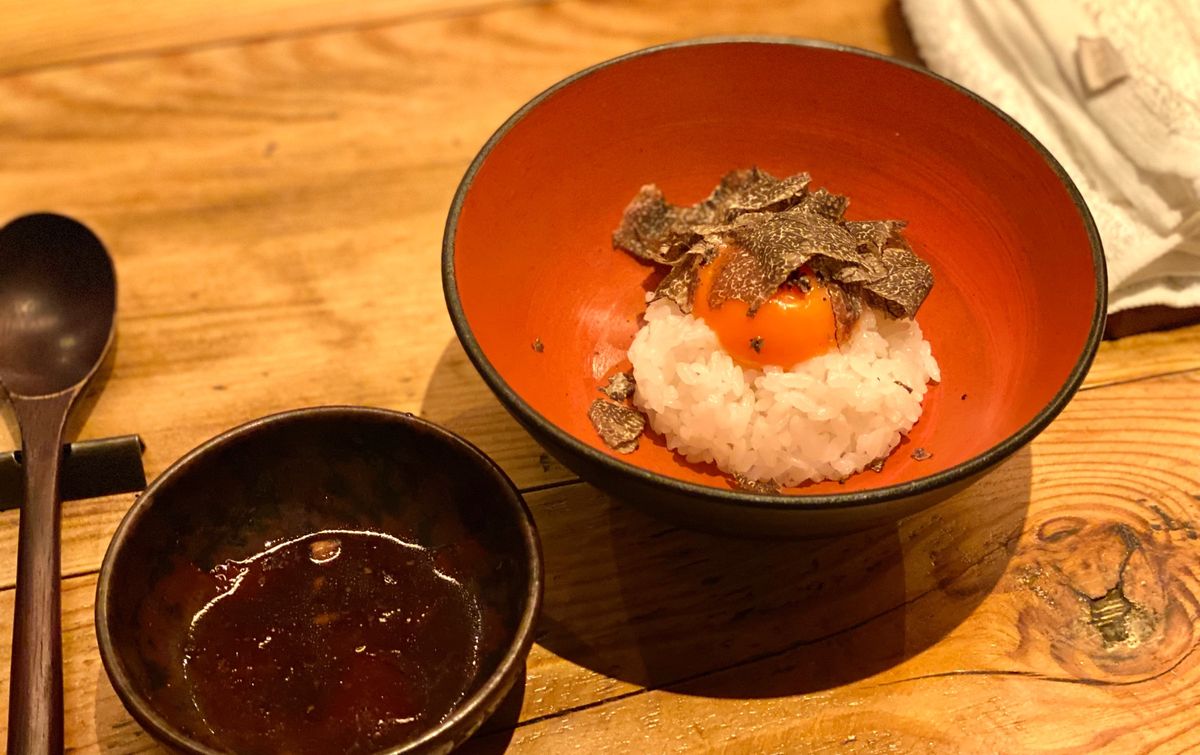 無鴨黒（Na camo guro）麻布十番

鴨すき焼きは
目の前で作って...