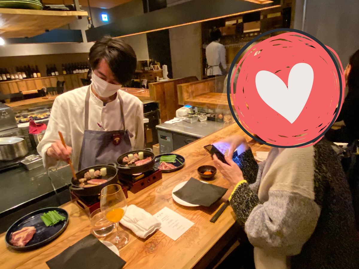 無鴨黒（Na camo guro）麻布十番

鴨すき焼きは
目の前で作って...