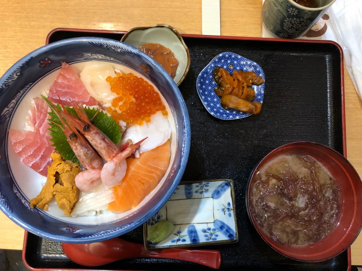 11/12 翌日、朝洞爺湖で散策、ポケモンマンホール発見！！その後函館に向...