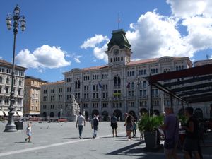 大好きな都市トリエステ　素通りの旅行者が多いのが残念すぎる
イタリア中の広...