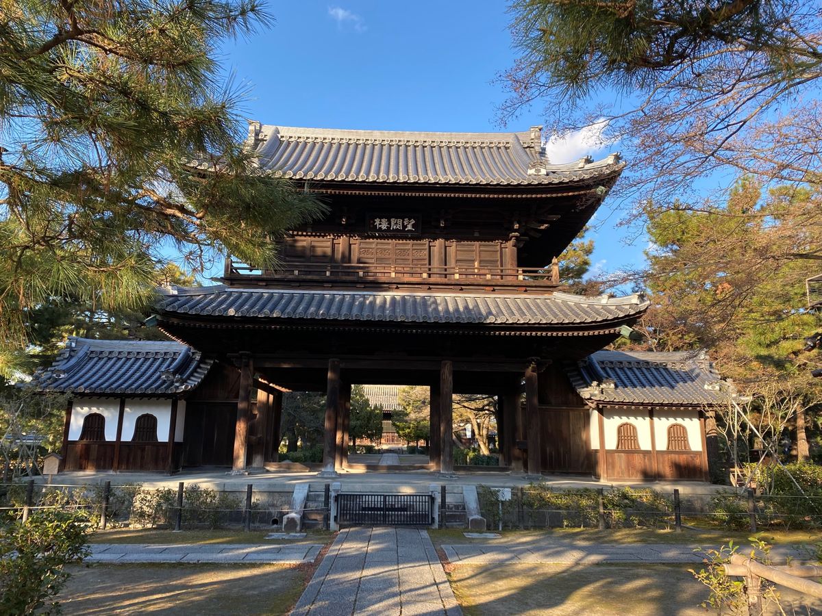 京都
●明智光秀塚
●知恩院 新門から山門を望む
●圓徳院の三面大黒堂
●...