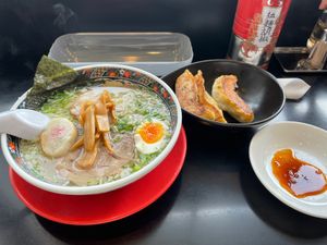 函館到着後まずは五稜郭近くのあじさい本店で塩ラーメン
