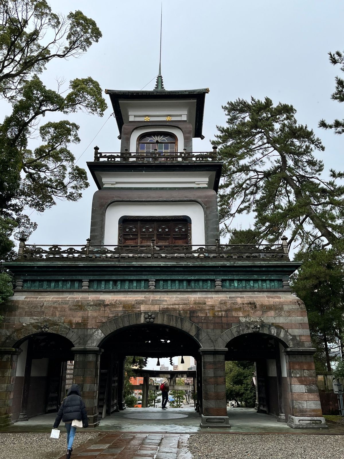 尾山神社⛩
ステンドグラスが印象的✨