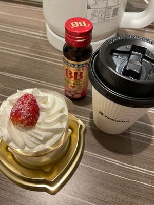 25日、クリスマスぱーちー🎉

毎年この時期は仕事が忙しく、クリスマスどこ...