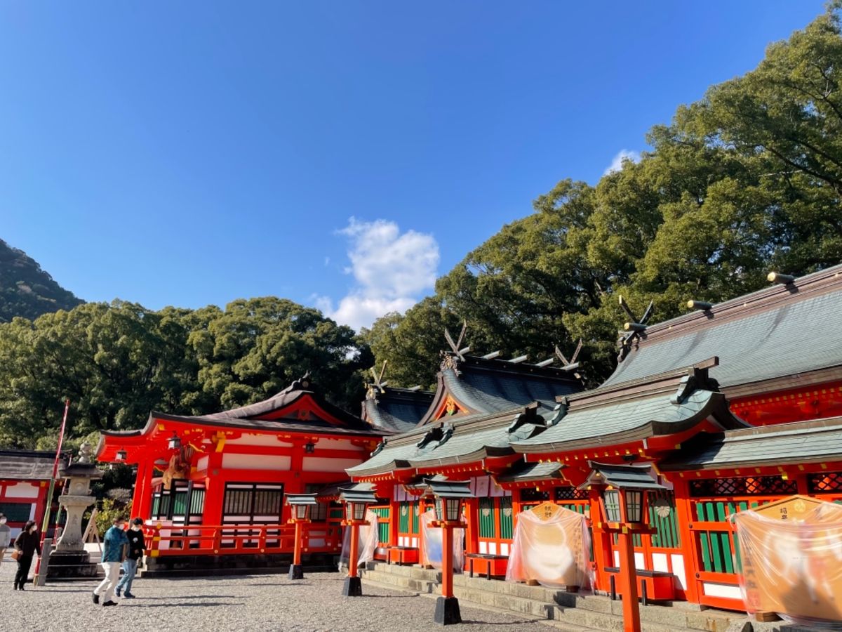 熊野三山の一つ、熊野速水大社。朱塗りが鮮やかでした。