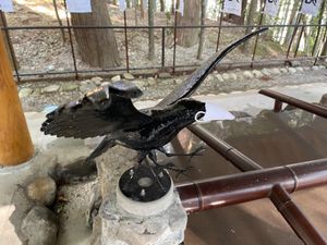 午後は熊野本宮大社へ。手水場の八咫烏がマスクしてました。（笑）